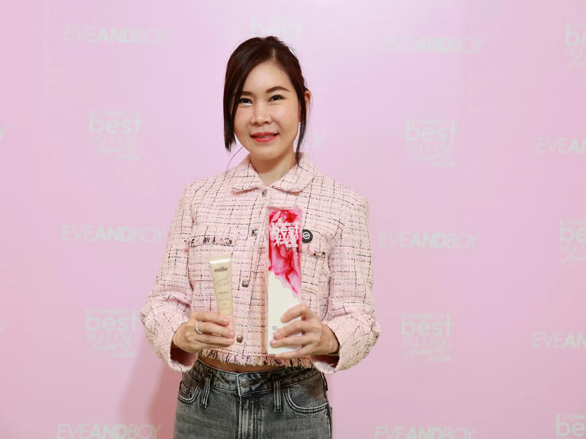 มงลงอีกปี! ไพรเมอร์มิลเล่ คว้า 2 รางวัลใหญ่ EVEANDBOY BEST SELLING AWARDS 2025 ตอกย้ำไอเทมถูกและดีที่ต้องมีติดโต๊ะแป้ง
